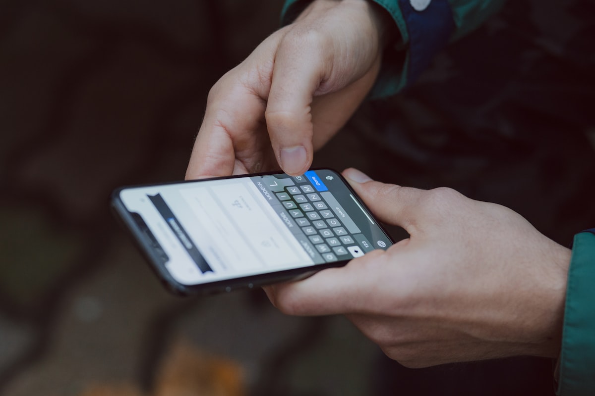 Sending a message from a mobile phone